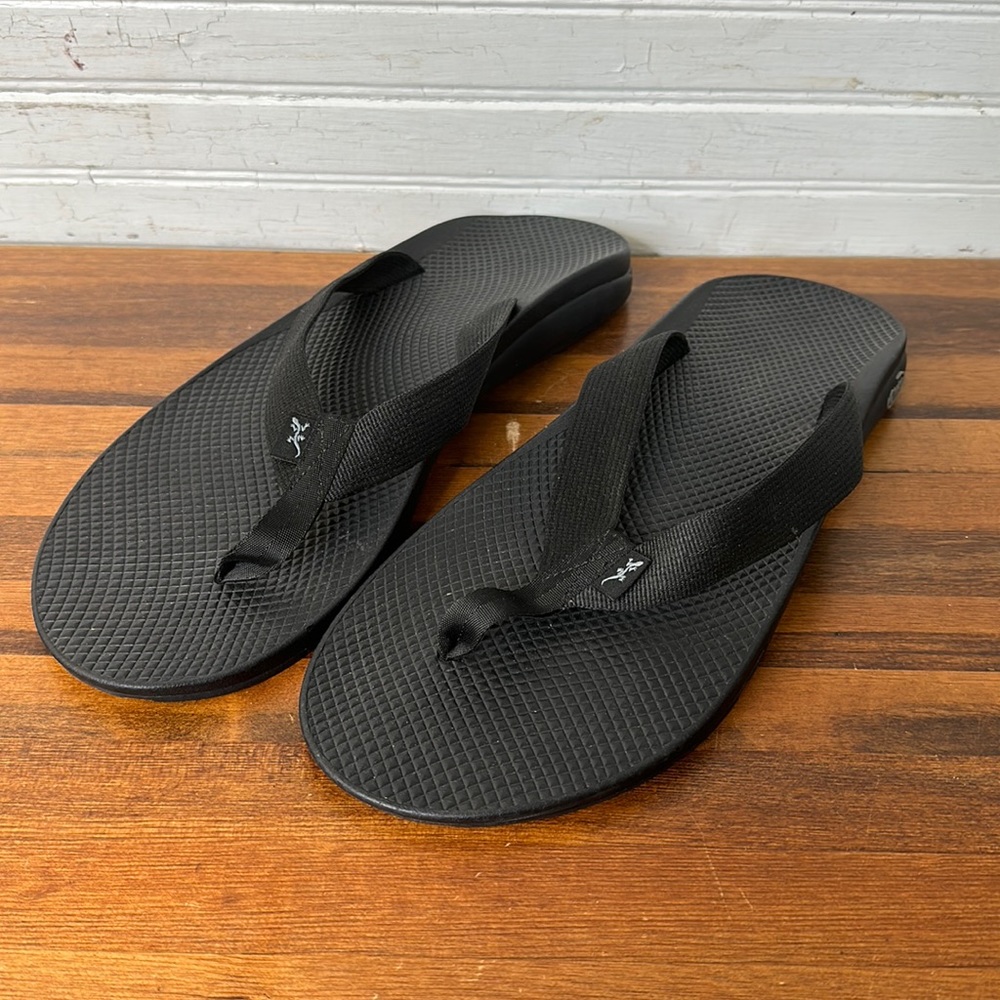 Chaco Men’s black flip flop size 15